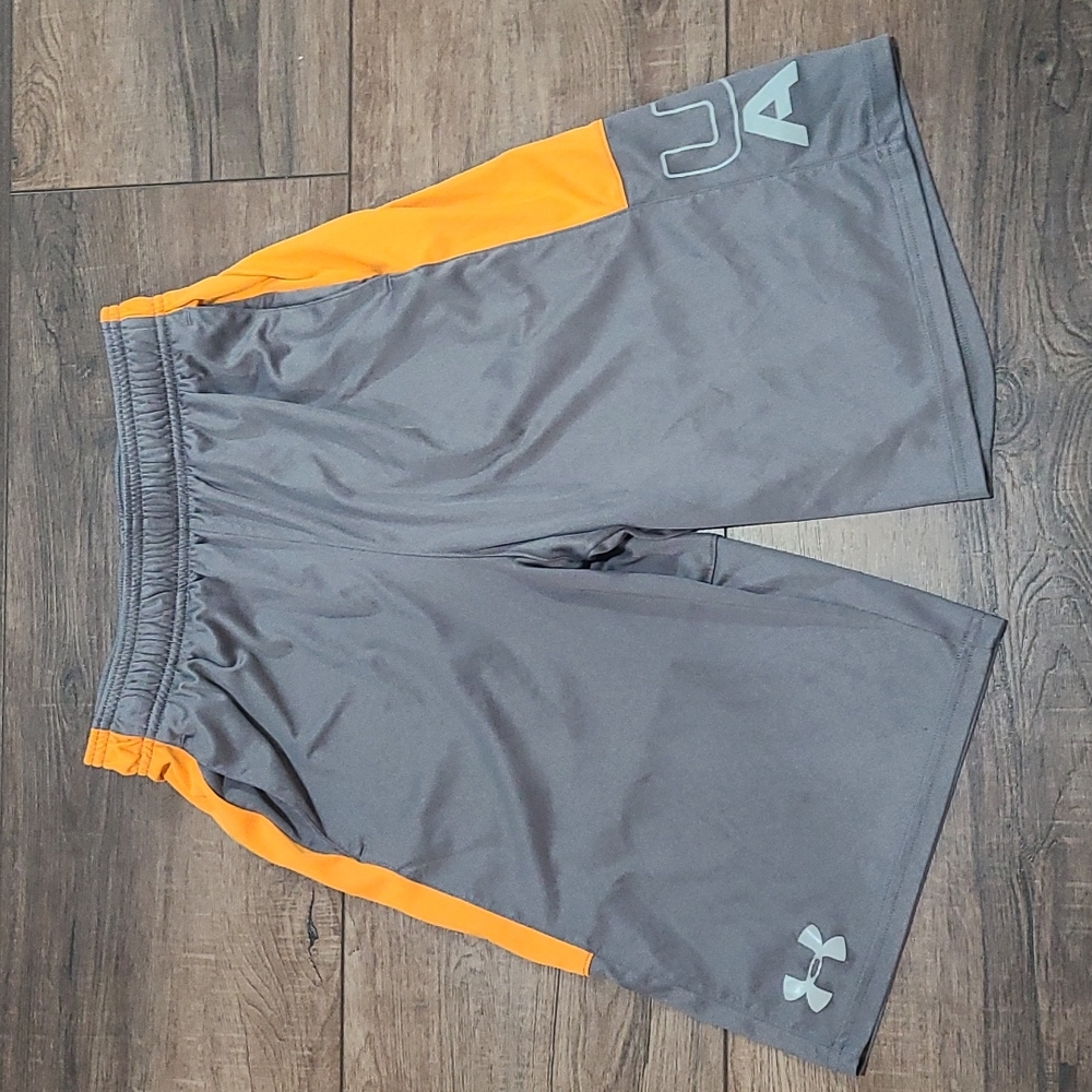 Boys under armour shorts EUC